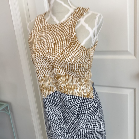 H & M fitted print dress size medium - Picture 2 of 6